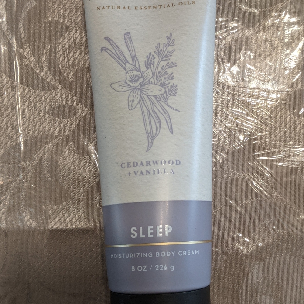 B& b works Aromatherapy cedarwood & vanilla body c